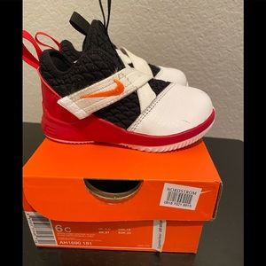 Nike Lebron Soldier XII red sneaker sz 6c